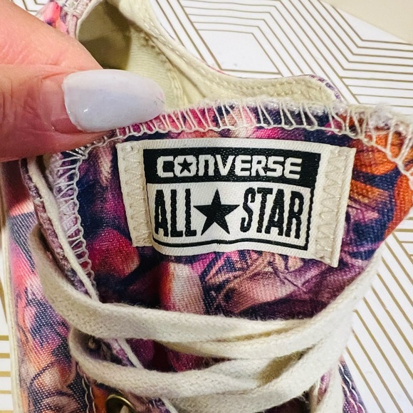🔥Converse 🔥 - Picture 4 of 5